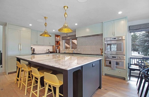 Ketchum Casa | Contemporary Tyrolean Haven: Spacious 6-Bedroom Retreat in Sun Valley