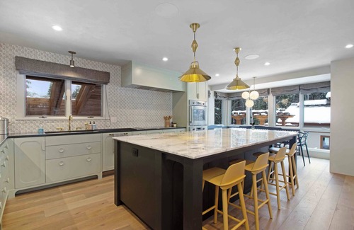 Ketchum Casa | Contemporary Tyrolean Haven: Spacious 6-Bedroom Retreat in Sun Valley