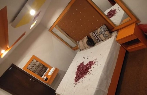 Gulshan-e-Iqbal Casa | Continental Guest house