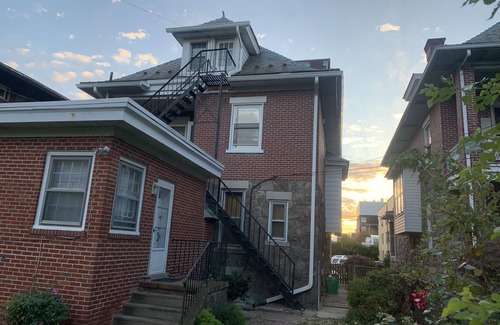 Allentown Apartamento | Continental travelers suite!! Spacious apartment, 5 minutes from Dorney Park !!