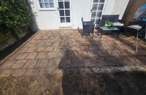 West Putney Apartamento | Contractor Accommodation Weekly Offers Available Free Parking and Super Fast WIFI