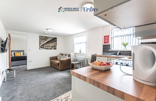 St Helens Condominio | Contractor/Corporate Stays – Full Amenities, Near Liverpool and Warrington
