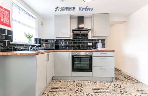 St Helens Condominio | Contractor/Corporate Stays – Full Amenities, Near Liverpool and Warrington