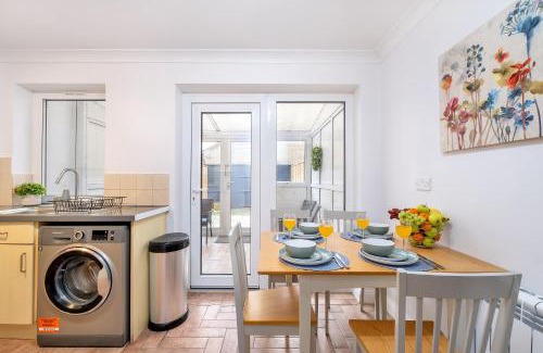 Peterborough Casa | Contractors Welcome to Chantry close stay!