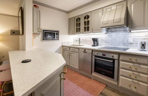 Vail Casa | Convenience and Style, Two Q Beds