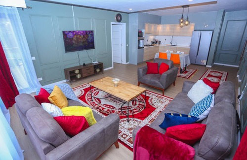 Thompson Estate Apartamento | Convenience meets Luxury | 2-Bed/2-Bath+Pool+Gym