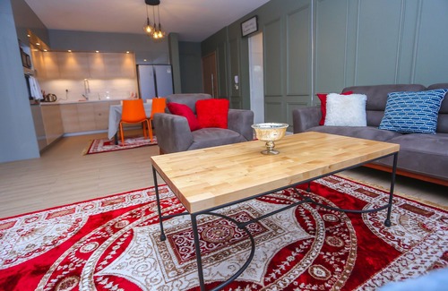 Thompson Estate Apartamento | Convenience meets Luxury | 2-Bed/2-Bath+Pool+Gym