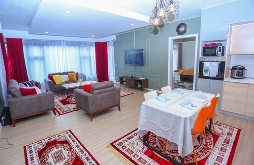 Thompson Estate Apartamento | Convenience meets Luxury | 2-Bed/2-Bath+Pool+Gym