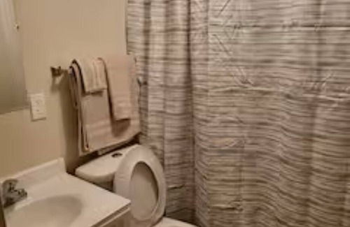 Bismarck Apartamento | Convenient 1BR Near Med Centers, Downtown, & minutes from Airport