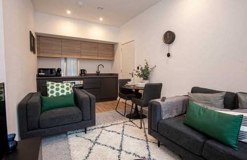 Bolton Apartamento | Convenient 2 Bedroom Bolton Apartment