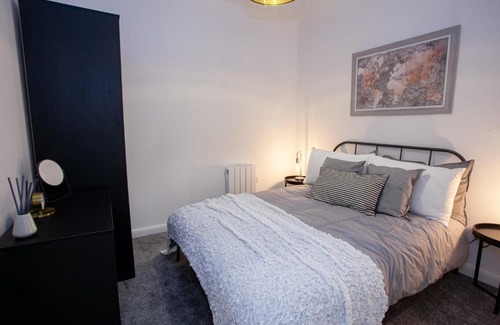 Bolton Apartamento | Convenient 2 Bedroom Bolton Apartment