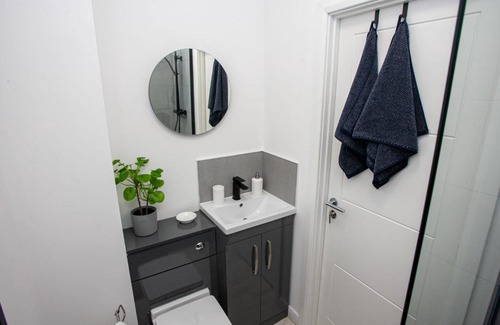 Bolton Apartamento | Convenient 2 Bedroom Bolton Apartment