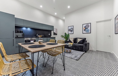 Seven Sisters Casa | Convenient 2BR 2BA / near Tube Station