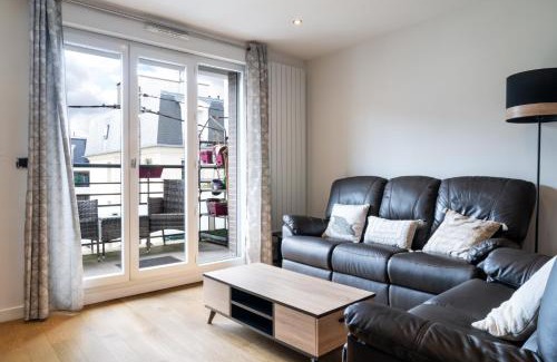 Noisy-le-Grand Apartamento | Convenient 2BR Apt near subway