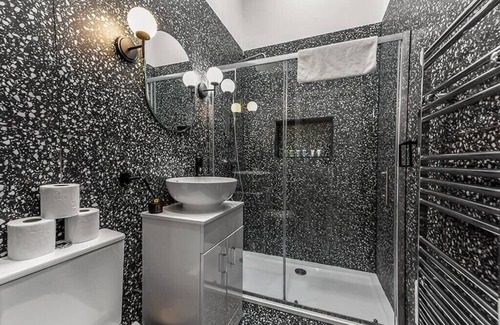 Seven Sisters Apartamento | Convenient 2BR 2BA | near Tube Station
