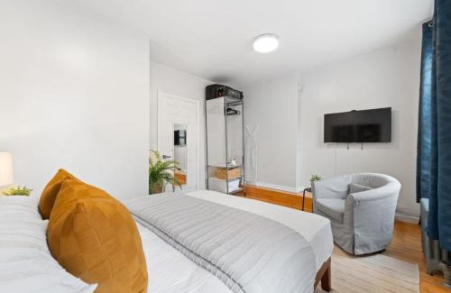 Midtown West Apartamento | Convenient 2BR - Walking distance to Times Square