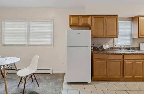 Highspire Apartamento | Convenient 2BR with Comfy Sofa and TV