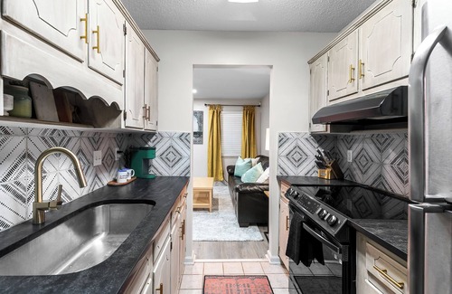 Hoover Casa | Convenient 3/2.5 Boho Bungalow