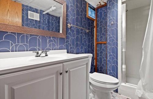 Milwaukee Casa | Convenient 5 bedroomMetro Milwaukee Brewers!