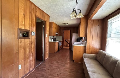 Jonesboro Casa | Convenient and Charming 3-bedroom house with basement in Atlanta’s Suburbs
