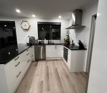 Waitara Casa | Convenient and comfortable Waitara