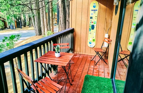Shaver Lake Apartamento | Condominio amigable para los perros cerca de Shaver Lake y China Peak: piscina de shard y jacuzzi