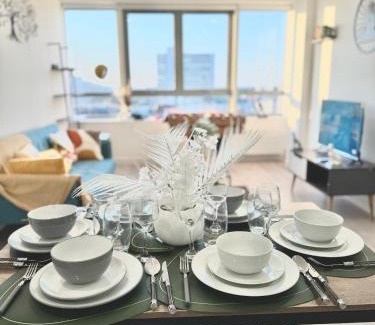 Bracknell Apartamento | Convenient Contractor & Family Stay - 5 Guests, Pets Welcome, Parking Included!
