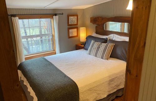 Dahlonega Casa | Convenient Cottage-Hot Tub, 4 Minutes to Dahlonega