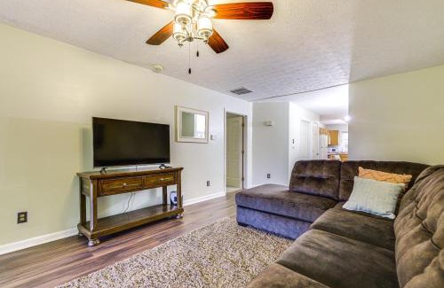 Dayton Apartamento | Convenient Dayton Condo with Grill 4 Mi to Downtown