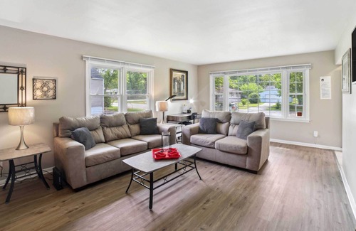 Gary Casa | Convenient Gary Vacation Rental, 10 Mi to Beach!