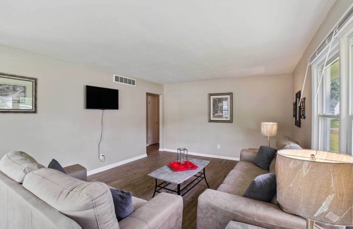 Gary Casa | Convenient Gary Vacation Rental, 10 Mi to Beach!
