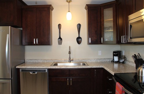 Lynchburg Casa | Conveniente hogar con casa de huéspedes