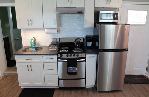 Lynchburg Casa | Conveniente hogar con casa de huéspedes