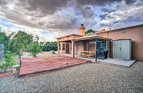 Las Cruces Casa | Convenient Las Cruces Home with Patio and Grill!