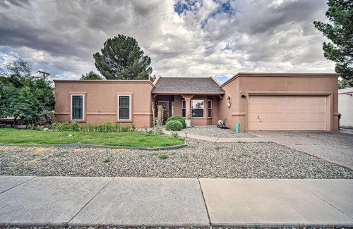 Las Cruces Casa | Convenient Las Cruces Home with Patio and Grill!