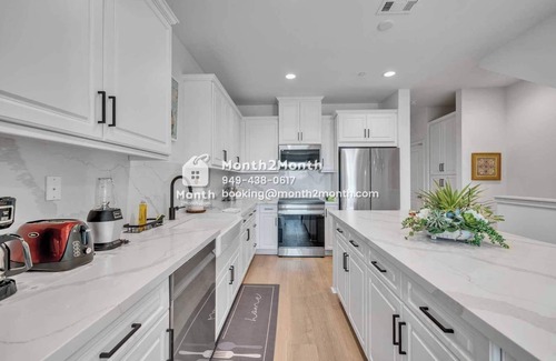 Northwest Anaheim Casa | Convenient living on Victor Avenue #42270