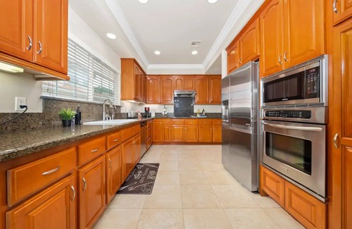 South el Monte Casa | Convenient Located Warming Large 4 Bedroom 3 Bath Home Near DTLA over 2,100 SF