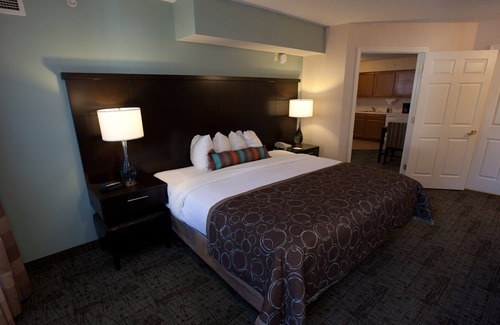Buckhead Village Condominio | ¡Ubicacion conveniente! Suite Equipada con SHUTTLE GRATIS | Desayuno gratis + acceso al gimnasio