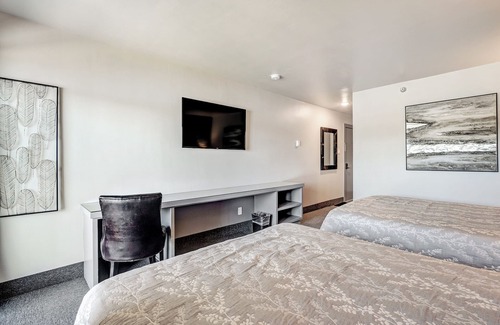 Angel Fire Hotel | Convenient Location | Elk Horn Lodge 204