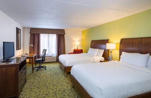 Hopelawn Hotel | Convenient Location w/ Free Parking & Fitness Center, Minutes to Roosevelt Park