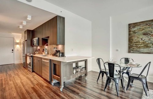 Garden Hills Apartamento | Convenient Luxury | 1BR w Deck/Spa/Pool | Buckhead