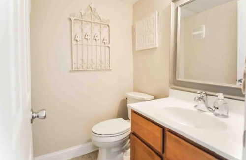 Graymoor-Devondale Casa | Convenient Monthly Rental-Shop & Dine St Matthews
