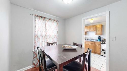 Dupont Casa | Convenient One bedroom with king bed near DIA