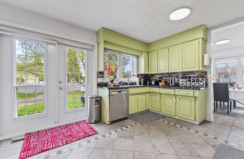 Southeast Edmonton Casa | Convenient & peaceful just for U