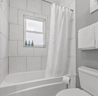 Meridian-Kessler Apartamento | Convenient - Pet and Baby - Near Convention and Hospital
