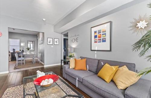 Meridian-Kessler Apartamento | Convenient - Pet and Baby - Near Convention and Hospital
