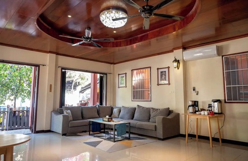 Luang Prabang Casa | Convenient Private Home: Touring and Digital Nomads