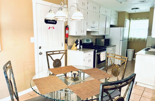 Johnson Casa | Convenient, Quiet and Clean Home