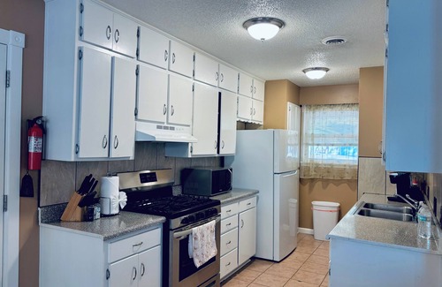 Johnson Casa | Convenient, Quiet and Clean Home