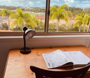 Robina Casa | Convenient Room next to Bond University